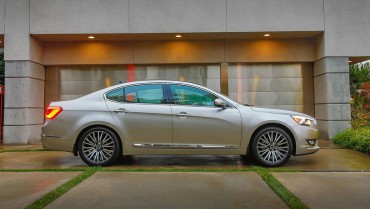 2014 Kia Cadenza Right Side