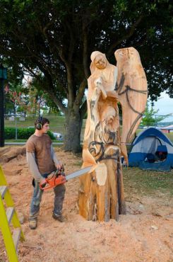 chainsaw carving