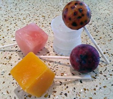Frozen Popsicles: fruit shapes