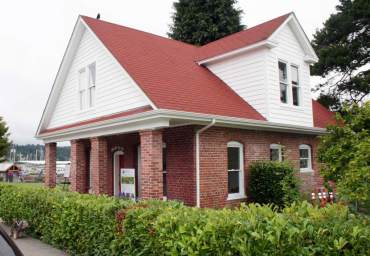 Skansie House, Visitor Information Center