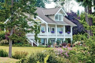 Country Charm — History, family take center stage at Fox Island home