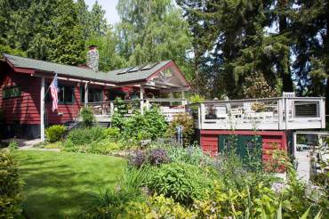 Jean Boyle and Bethany McDonald — A Tale of Two Sisters and Their Gardens