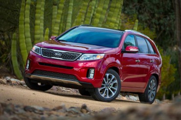 The 2015 Kia Sorento styling is crisp and contemporary.