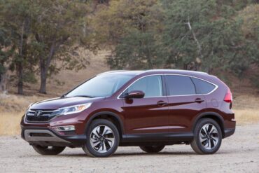 The 2015 Honda CR-V is an excellent urban compact SUV with multi-purpose agility.