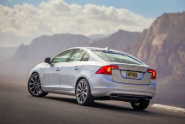 The 2015 Volvo S60 has a contemporary short rear deck wedge style.