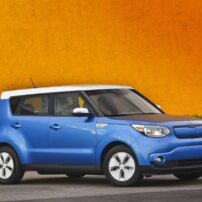 The 2015 Kia Soul EV is distinguished from gasoline models by the flush grille and flat alloy wheels.