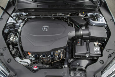 The smooth V-6 engine produces 290-hp and 267 lb-ft of torque. The transmission is a 9-speed automatic.