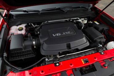 Two engines are available: a 305 hp V-6 and 200 hp I-4.