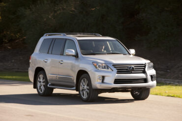 The 2015 Lexus LX570 is a traditional  SUV with equal parts of luxury and ruggedness. 