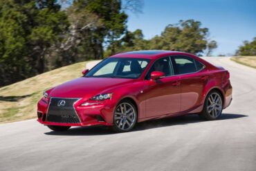 The 2015 Lexus IS350 is largely unchanged from 2014, but that also means the driving fun is still a thrill.