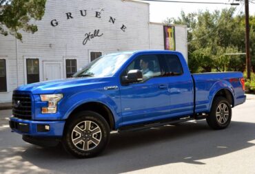 The handsome 2015 Ford F-150 Supercab is an excellent size compromise between passenger and cargo space.