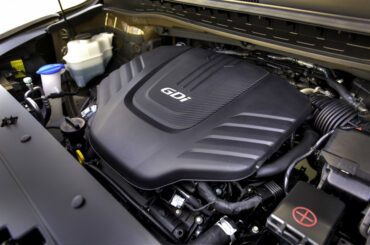 The sole engine choice is a smooth 276-hp V-6 backed by a 6-speed automatic.