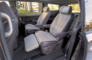 Second row comfort in the Sedona SXL is like being at home in a favorite recliner.