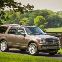 The Lincoln Navigator is a handsome, full-size SUV that can be equipped with optional 22-inch alloy wheels.