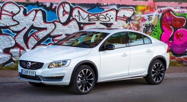 2016 Volvo S60 Cross Country