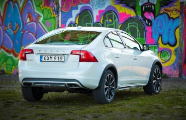 2016 Volvo S60 Cross Country