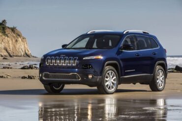 The Jeep Cherokee Trailhawk is an SUV worthy of the Jeep name and heritage.