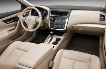 Space and comfort are key ingredients of the 2016 Nissan Altima interior.