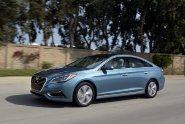 The handsome 2016 Hyundai Sonata is now available as a gas/electric hybrid and a plug-in hybrid.