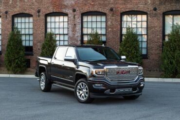 The 2016 GMC Sierra Denali is big and bold with a powerful 6.2L V-8.