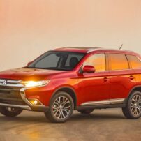 The 2016 Mitsubishi Outlander is a spacious, 7-passenger SUV with great road manners.