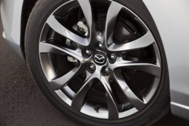 Handsome 19-inch alloy wheels enhance the sporty nature of the Mazda6.