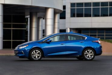 The 2017 Chevy Volt is externally identical to the sharp 2016 model. 