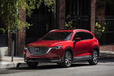 The 2016 Mazda CX-9 is stylish, roomy, and safe.