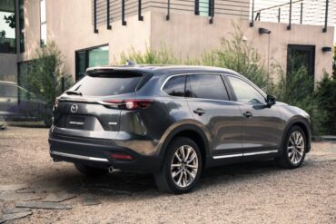 The Mazda CX-9 is one of the better looking big SUVs  on the market. 