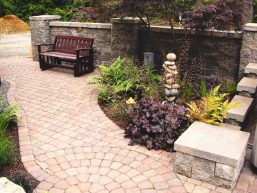 A landscape installation by Richard Hedahl featuring Allan Block Courtyard stacking stone walls (Photo courtesy Richard Hedahl)