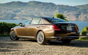 2017 Genesis G90