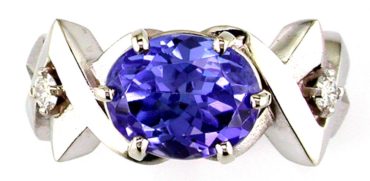 2017 award-winning 3.47-carat Tanzanite ring