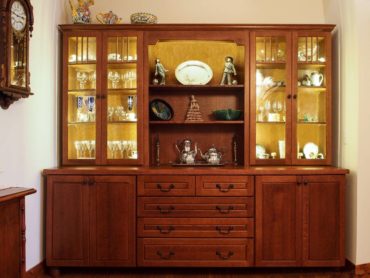 Mullioned glass doors on a china hutch providing customized storage