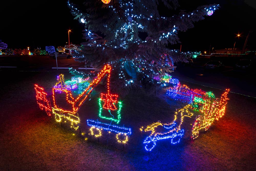 WSMAG.NET | Kingston Holiday Lights | Featured, People & Places ...