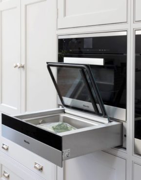 The Miele vacuum drawer can be installed in seamless alignment with the combi-steam oven to provide an efficient working station for sous vide cooking.