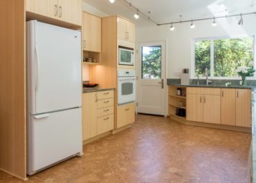 Freestanding refridgerator with bottom mount freezer (Photo courtesy A Kitchen That Works, LLC)