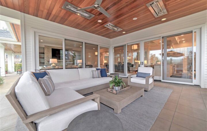 Outdoor sectional