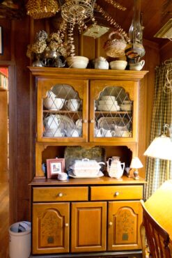 Entry hutch