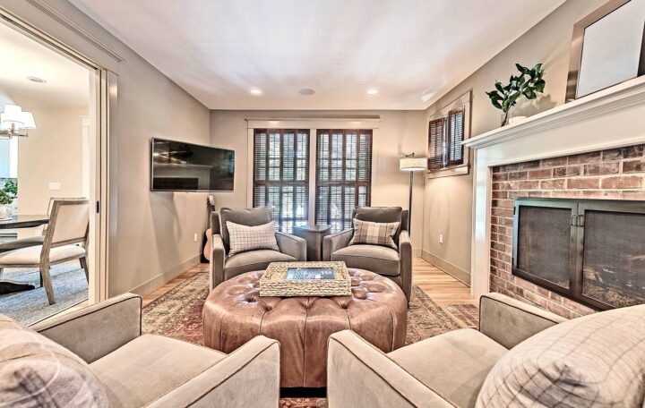 Clutter-free spaces