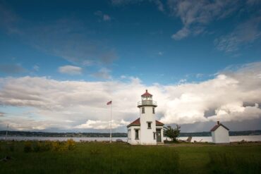 Point Robinson Lighthouse (Photo courtesy Terry Behal Photography)