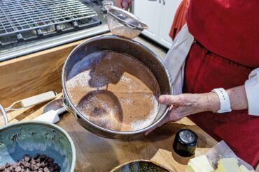 Prepare baking pan.