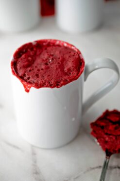 red velvet mug cake