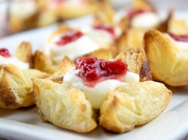 ricotta puff pastries with strawberry compote