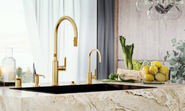 Graff Harley with knurled head and handle, single-lever faucet with air gap, soap dispenser, air switch and filtered water dispenser in gold finish