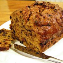 Wales’ bara brith — technically a fruit “bread” rather than “cake” (but the ingredients are very similar) (Photography courtesy zingyyellow...!/ Wikimedia Commons)