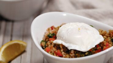 Poached Eggs with Pesto Bulgur