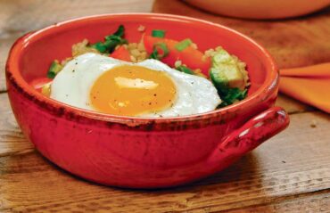 Southwestern Quinoa and Egg Breakfast Bowls