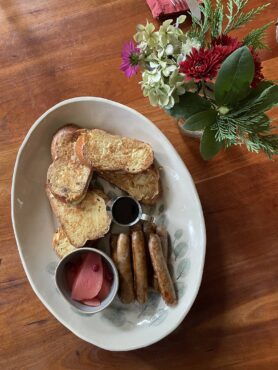 Plating on a platter makes it pop.