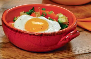 Southwestern Quinoa and Egg Breakfast Bowls