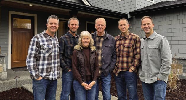(Left to Right) Jeff, Greg, Jane, Karl, Eric, and Brian Zetterberg. (Photo courtesy the Zetterberg family)